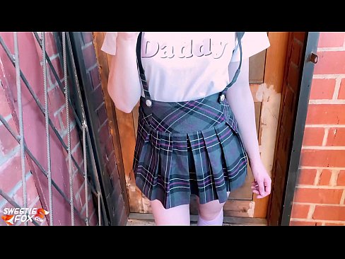 ❤️ Nxënëse thith karin e saj thellë dhe qihet në vend të klasave. Porno fb në sq.hentai-id.ru
