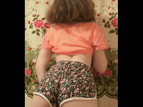 ❤️ Vogëlushja e re seksi duke zhveshur pantallonat e shkurtra në kamera Porno fb në sq.hentai-id.ru